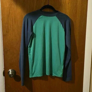 Columbia omni-shade Green Long Sleeve L